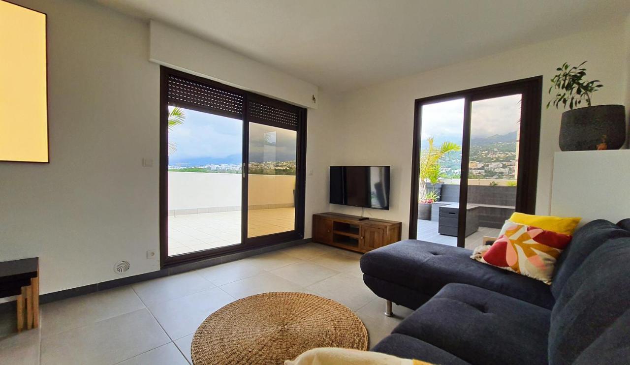Rooftop - L'Appartement En Haut 圣丹尼斯 外观 照片